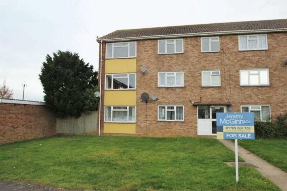 2 bedroom Flat for s...